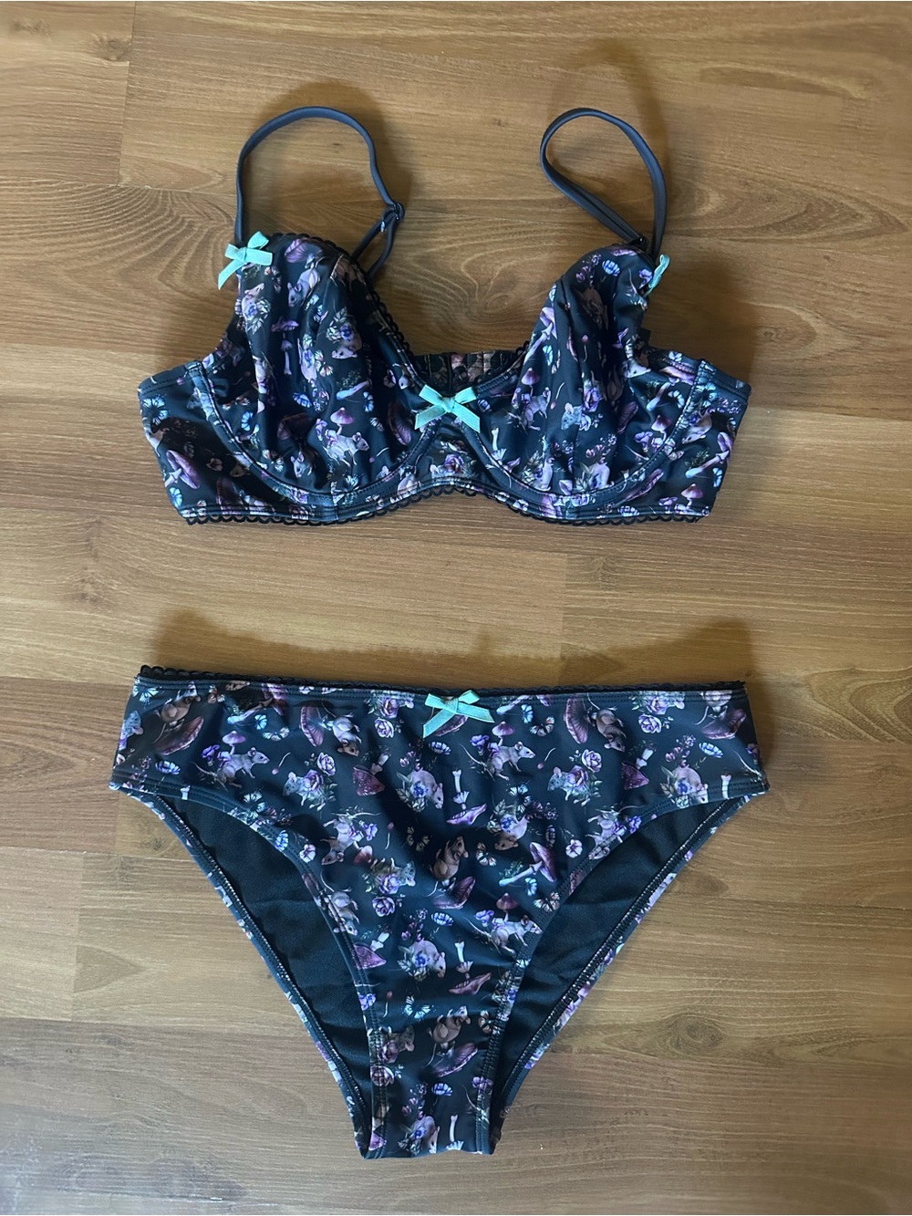 Hot Topic Mushroom 🍄 Rat 🐀 Black Floral Bikini Set with Mint Bows